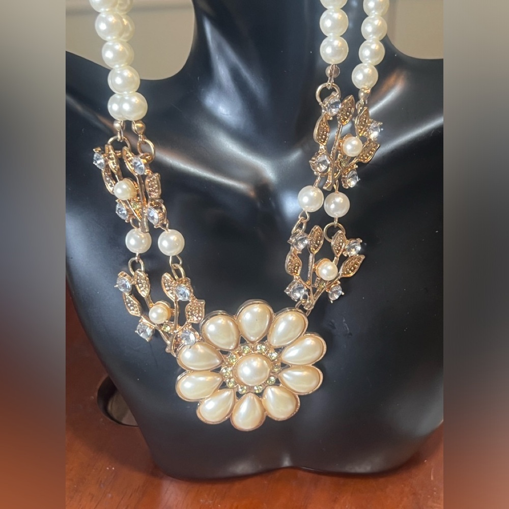 Pearl Flower Necklace Design Rhinestone